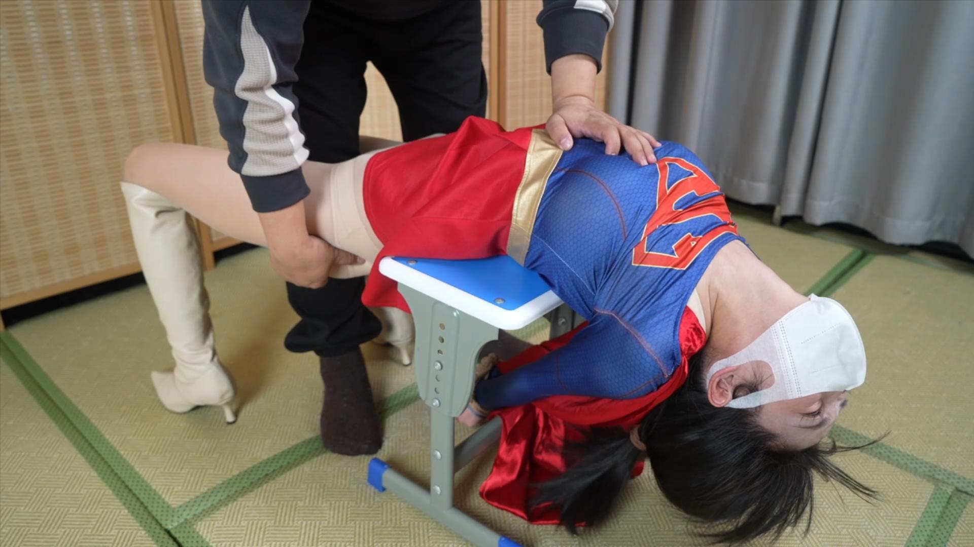 嗷嗷-抓捕女超人，揉胸失禁！1H剧情版！